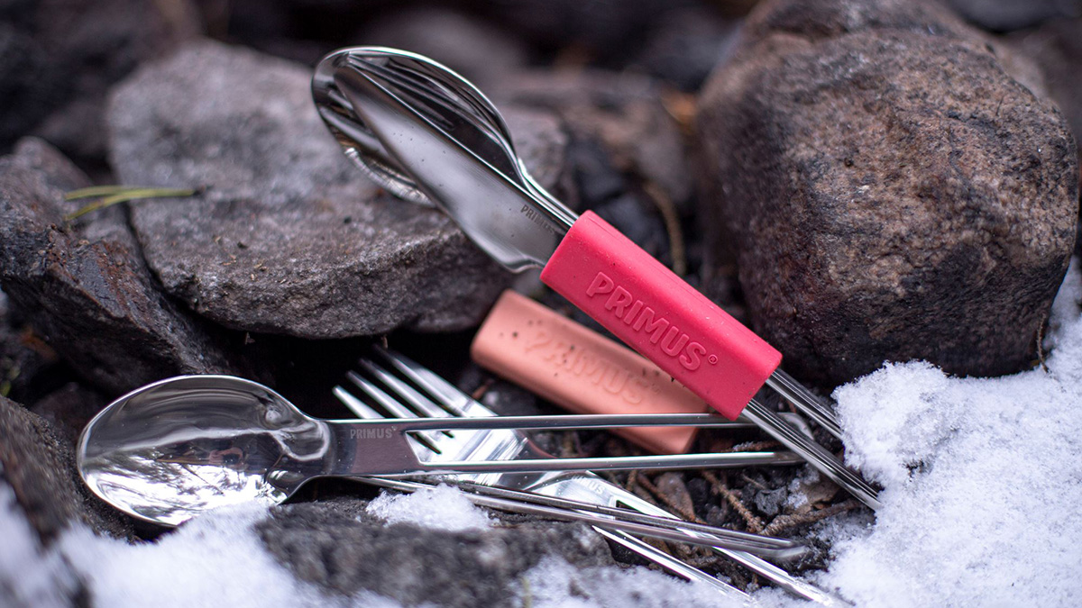 Komplet turystycznych sztućców Primus Fashion Leisure Cutlery - łyżka + widelec + nóż - kolor: Salmon Pink (łososiowy)